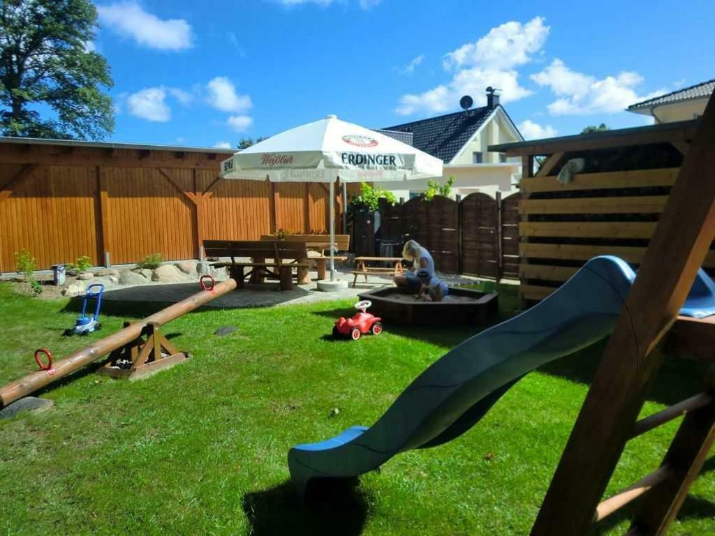 Ferienwohnung Am Waldesrand Sellin  المظهر الخارجي الصورة